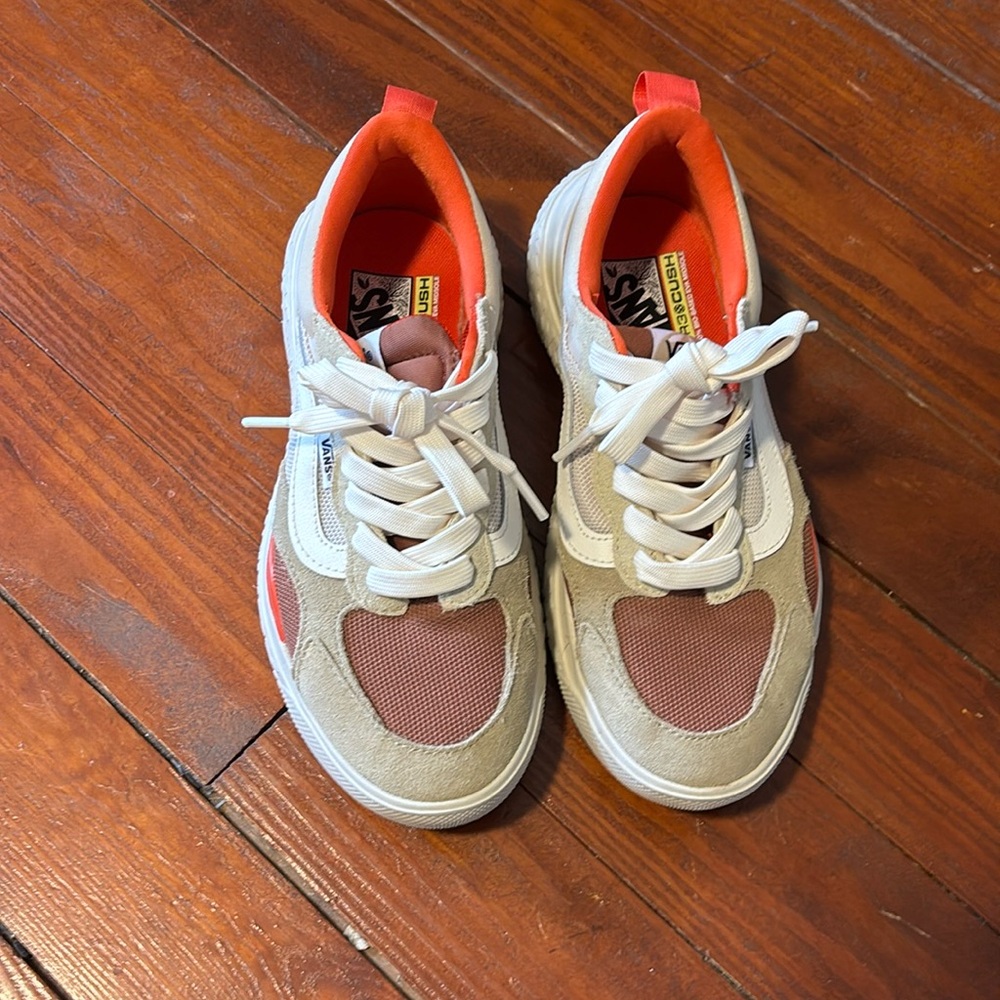 Vans ultra range men’s 6.5 womens 8
